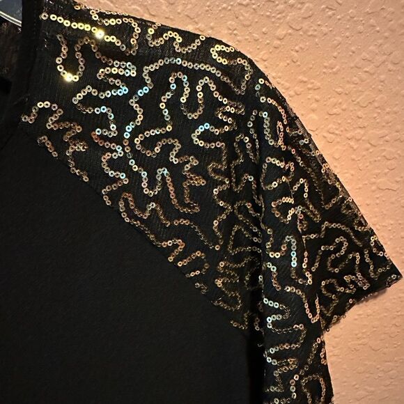 89th & Madison black top with gold sequined sleeves - Picture 3 of 8